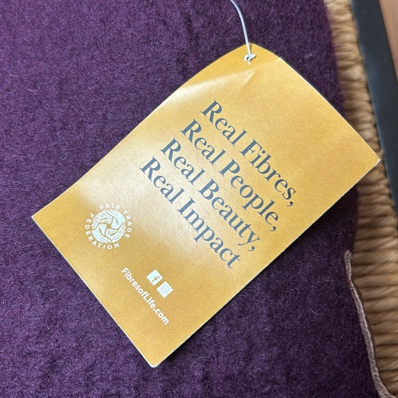 NWT Fibres of Life hobo styled bag. - Picture 4 of 9